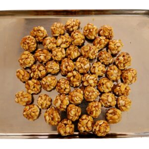 Kadalai Urundai / Groundnut Chikki Balls