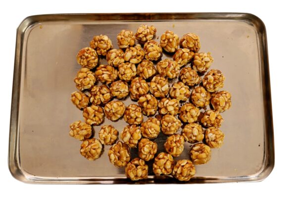 Kadalai Urundai / Groundnut Chikki Balls